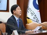 구윤철 부총리 겸 재정경제부 장관이 5월 15일 서울 종로구 정부서울청사에서 열린 '비상경제본부회의 겸 경제관계장관회의 및 부동산관계장관회의'를 주재, 모두발언을 하고 있다.