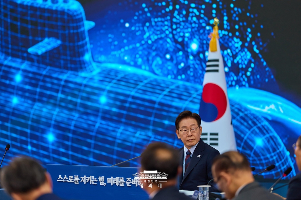 이재명 대통령이 5월 26일 경남 창원시 진해구에서 열린 제1회 미래국방전략위원회에서 발언하고 있다.