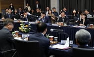 최교진 교육부 장관이 5월 27일 국립목포대학교에서 전남·광주권의 '지역성장 인재양성체계' 수행 대학들과 '현장 소통 간담회'에 참석하고 있다.