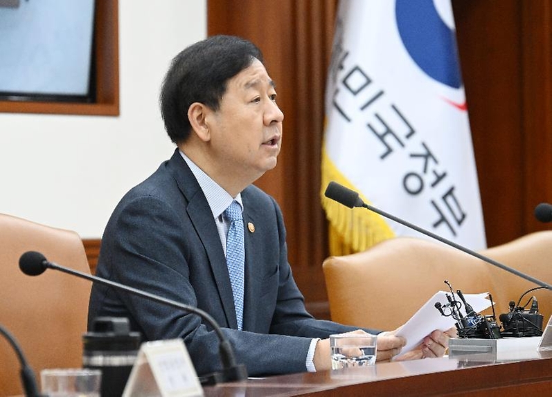 구윤철 부총리 겸 재정경제부 장관이 5월 29일 서울 종로구 정부서울청사에서 열린 '비상경제본부회의 겸 경제관계장관회의 겸 산업경쟁력강화 관계장관회의'를 주재, 모두발언을 하고 있다.