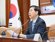 구윤철 부총리 겸 재정경제부 장관이 5월 29일 서울 종로구 정부서울청사에서 열린 '비상경제본부회의 겸 경제관계장관회의 겸 산업경쟁력강화 관계장관회의'를 주재, 모두발언을 하고 있다.