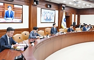 구윤철 부총리 겸 재정경제부 장관이 5월 29일 서울 종로구 정부서울청사에서 열린 '비상경제본부회의 겸 경제관계장관회의 겸 산업경쟁력강화 관계장관회의'를 주재, 모두발언을 하고 있다.