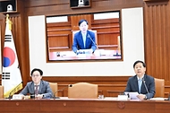 구윤철 부총리 겸 재정경제부 장관이 5월 29일 서울 종로구 정부서울청사에서 열린 '비상경제본부회의 겸 경제관계장관회의 겸 산업경쟁력강화 관계장관회의'를 주재, 모두발언을 하고 있다.