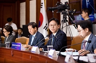 배경훈 부총리 겸 과학기술정보통신부 장관이 5월 29일 서울 종로구 정부서울청사 본관 영상회의실에서 '제9회 과학기술관계장관회의' 를 주재하고 있다.