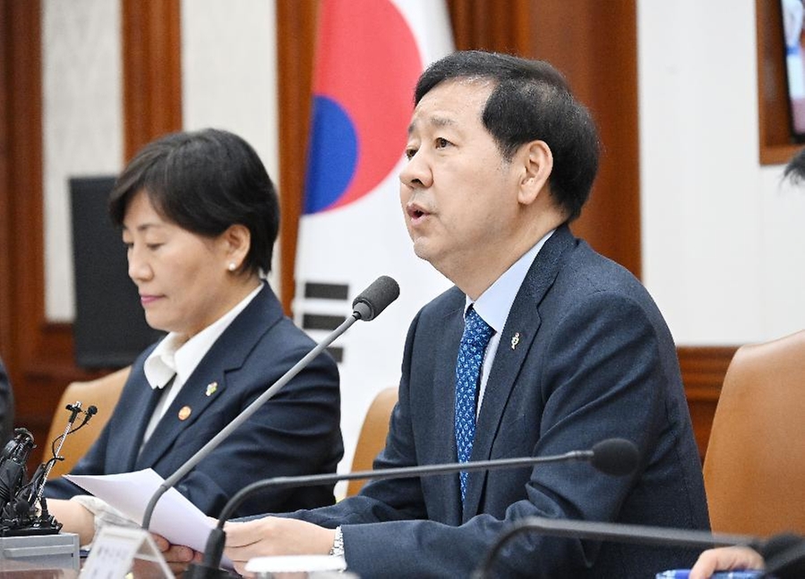 구윤철 부총리 겸 재정경제부 장관이 6월 4일 서울 종로구 정부서울청사에서 열린 '민생물가 특별관리 관계장관 TF'를 주재, 모두발언을 하고 있다.