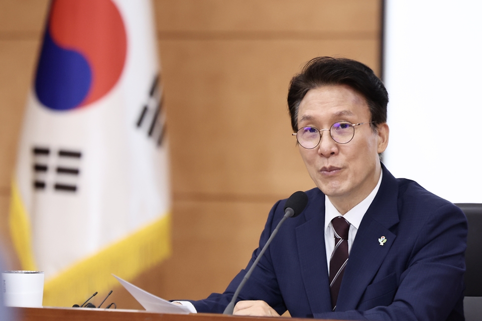 김민석 국무총리가 6월 4일 세종대로 정부서울청사에서 열린 드론·대드론 통합 태스크포스(TF) 최종보고회의를 주재하고 있다.