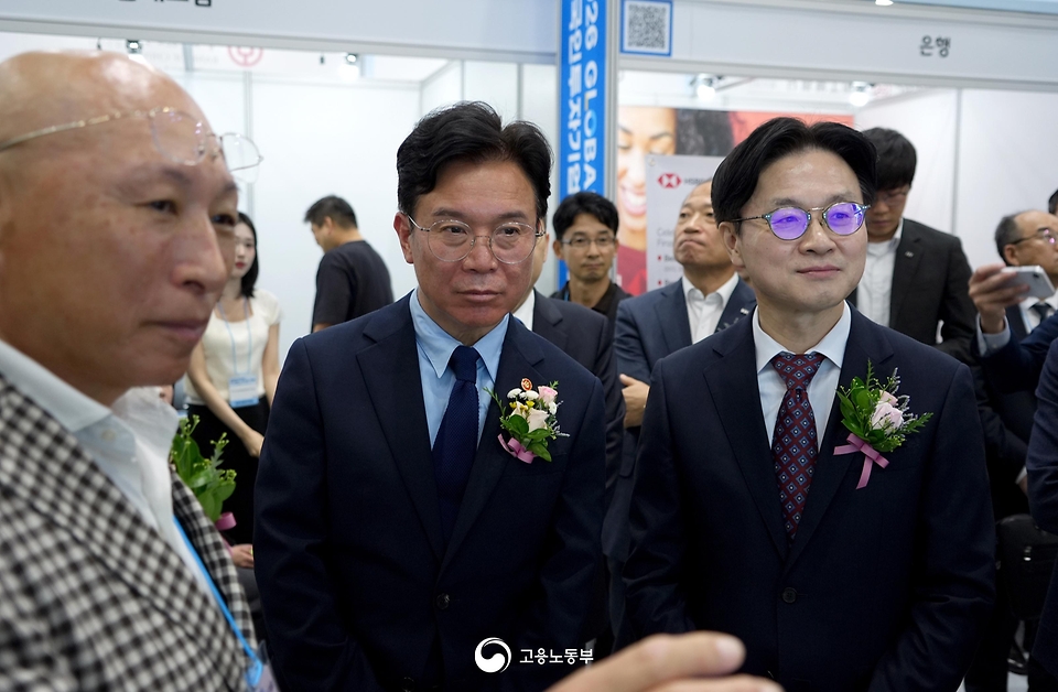 산업통상부와 고용노동부가 6월 1일부터 2일까지 이틀간 코엑스 B홀, 컨퍼런스룸 E에서 '2026 글로벌 탤런트 페어(Global Talent Fair)'를 공동 개최하고 있다.