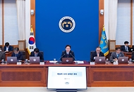 이재명 대통령이 6월 4일 청와대에서 열린 수석보좌관회의에서 발언하고 있다.