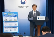 정일연 국민권익위원회 위원장이 6월 1일 서울 종로구 정부서울청사에서 국민주권정부 1주년 국민권익위 핵심성과를 발표하고 있다.