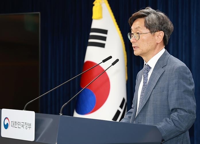 정일연 국민권익위원회 위원장이 6월 1일 서울 종로구 정부서울청사에서 국민주권정부 1주년 국민권익위 핵심성과를 발표하고 있다.
