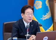이재명 대통령이 6월 4일 청와대에서 열린 수석보좌관회의에서 발언하고 있다.
