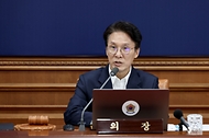 김민석 국무총리가 6월 9일 세종대로 정부서울청사에서 열린 국무회의 겸 비상경제점검회의를 주재, 모두발언을 하고 있다.