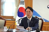 김민석 국무총리가 6월 9일 세종대로 정부서울청사에서 청년정책 관계장관 회의를 주재하고 있다.