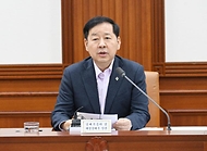 구윤철 부총리 겸 재정경제부 장관이 6월 12일 서울 종로구 정부서울청사에서 열린 '비상경제본부회의 겸 경제관계장관회의'를 주재, 모두발언을 하고 있다.