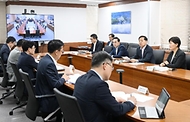 구윤철 부총리 겸 재정경제부 장관이 6월 11일 서울 종로구 정부서울청사에서 열린 고용관계장관간담회를 주재하고 있다.