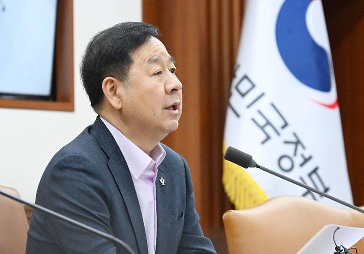 구윤철 부총리 겸 재정경제부 장관이 6월 12일 서울 종로구 정부서울청사에서 열린 '비상경제본부회의 겸 경제관계장관회의'를 주재, 모두발언을 하고 있다.