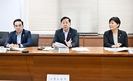 구윤철 부총리 겸 재정경제부 장관이 6월 11일 서울 종로구 정부서울청사에서 열린 고용관계장관간담회를 주재하고 있다.