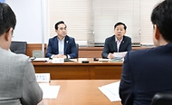 구윤철 부총리 겸 재정경제부 장관이 6월 11일 서울 종로구 정부서울청사에서 열린 고용관계장관간담회를 주재하고 있다.