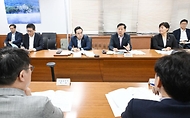 구윤철 부총리 겸 재정경제부 장관이 6월 11일 서울 종로구 정부서울청사에서 열린 고용관계장관간담회를 주재하고 있다.