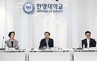 구윤철 부총리 겸 재정경제부 장관이 6월 12일 한양대학교 서울캠퍼스에서 첨단산업 인재양성 부트캠프 교육 현장을 방문, 대학 관계자 및 참여기업, 교육생 및 전문가들과의 간담회에서 인사말을 하고 있다.