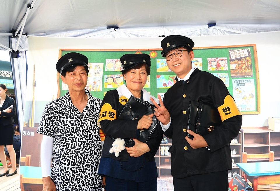 송미령 농림축산식품부 장관이 6월 16일 서울 광장에서 개최된 '2026 농촌여행 페스티벌' 기념행사에 참석하고 있다.