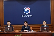 김민석 국무총리가 6월 16일 세종대로 정부서울청사에서 열린 국무회의 겸 비상경제본부회의를 주재, 모두발언을 하고 있다.