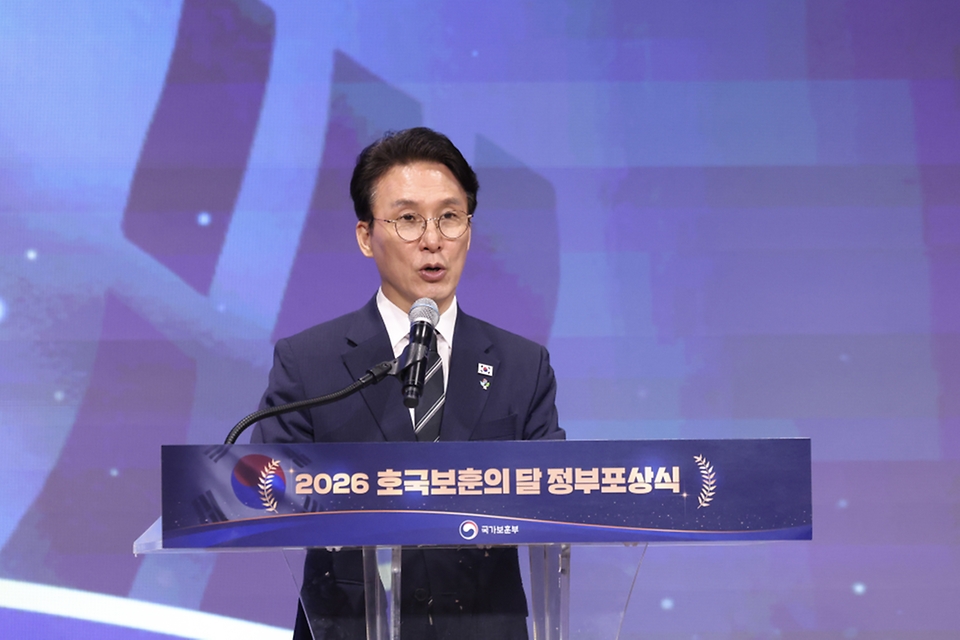 김민석 국무총리가 6월 19일 용산구 피스앤파크 컨벤션에서 열린 2026년 호국보훈의 달 정부포상식에 참석, 축사를 하고 있다.