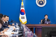 이재명 대통령이 6월 19일 청와대에서 열린 수석보좌관회의에서 발언하고 있다.