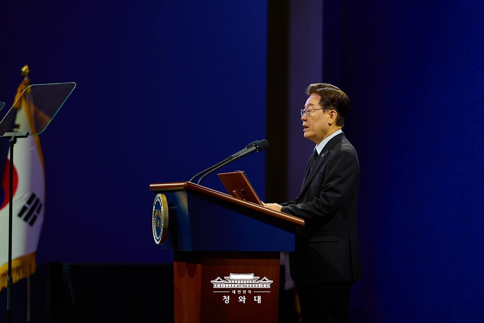 이재명 대통령이 6월 25일 수원컨벤션센터에서 열린 6·25전쟁 제76주년 기념식에서 기념사를 하고 있다.