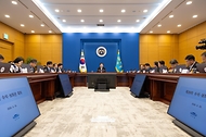 이재명 대통령이 6월 25일 청와대에서 열린 수석보좌관회의에서 발언하고 있다.