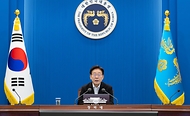 이재명 대통령이 6월 25일 청와대에서 열린 수석보좌관회의에서 발언하고 있다.