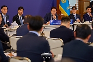 이재명 대통령이 6월 26일 청와대에서 열린 '미래신안보 혁신기업 육성전략' 회의에서 발언하고 있다.