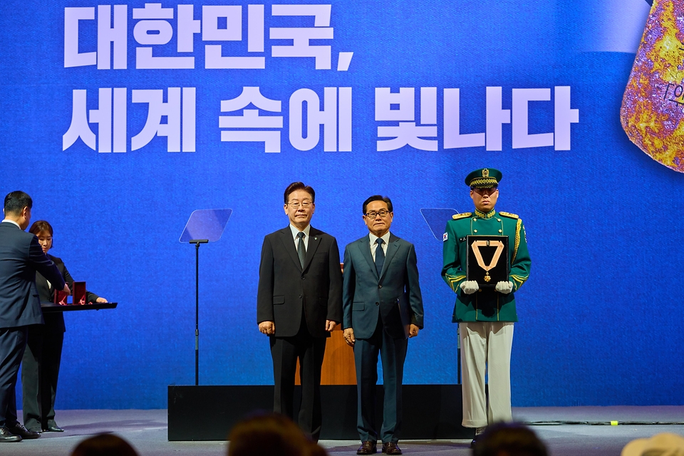 이재명 대통령이 6월 25일 경기도 수원컨벤션센터에서 열린 6·25전쟁 제76주년 기념식에서 기념사를 하고 있다.