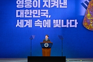 이재명 대통령이 6월 25일 경기도 수원컨벤션센터에서 열린 6·25전쟁 제76주년 기념식에서 기념사를 하고 있다.