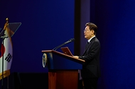 이재명 대통령이 6월 25일 경기도 수원컨벤션센터에서 열린 6·25전쟁 제76주년 기념식에서 기념사를 하고 있다.