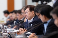 이재명 대통령이 6월 30일 청와대에서 열린 국무회의 겸 비상경제점검회의에서 발언하고 있다.