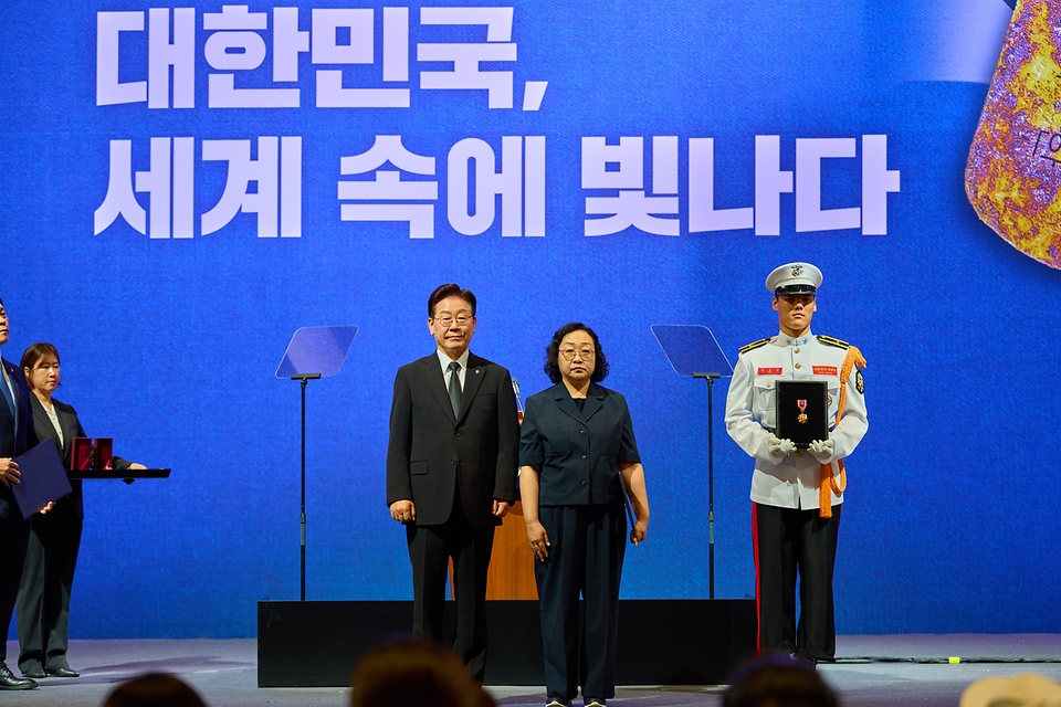 이재명 대통령이 6월 25일 경기도 수원컨벤션센터에서 열린 6·25전쟁 제76주년 기념식에서 기념사를 하고 있다.