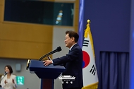 이재명 대통령이 6월 30일 광주 김대중컨벤션센터에서 열린 서남권 첨단산업 발전비전 국민보고회에서 축사하고 있다.
