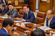 이재명 대통령이 7월 6일 청와대에서 열린 메가프로젝트 민관합동 점검회의에서 발언하고 있다.