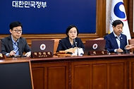 한성숙 국무총리가 7월 7일 서울 종로구 정부서울청사에서 열린 국무회의에서 발언하고 있다.