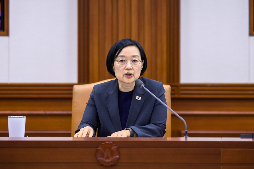 한성숙 국무총리가 7월 9일 서울 종로구 정부서울청사에서 열린 국가정책조정회의에서 발언하고 있다.