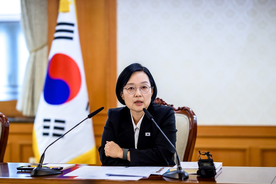 한성숙 국무총리가 7월 23일 서울 종로구 정부서울청사에서 열린 제58차 국제개발협력위원회 회의를 주재하고 있다.