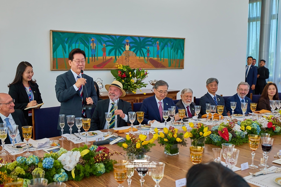 이재명 대통령이 7월 27일(현지 시간) 브라질리아 대통령관저에서 열린 국빈 오찬에서 발언하고 있다.