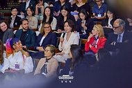 김혜경 여사와 브라질 영부인 호잔젤라 다시우바 여사가 7월 28일(현지 시간) 상파울루 시립문화센터에서 열린 브라질 한국영화제에서 발언하고 있다.