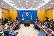 이재명 대통령이 8월 6일 청와대에서 열린 수석보좌관회의에서 발언하고 있다.