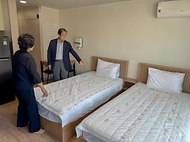 권오을 국가보훈부 장관이 여름 휴가 집중기간을 맞아 보훈휴양원의 안전점검 및 현장 애로사항을 청취하기 위해 8월 7일 충주 보훈휴양원을 방문해 시설을 둘러보며 현장점검을 하고 있다.