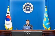 이재명 대통령이 8월 13일 청와대에서 열린 수석보좌관회의에서 발언하고 있다.