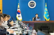 이재명 대통령이 8월 13일 청와대에서 열린 수석보좌관회의에서 발언하고 있다.