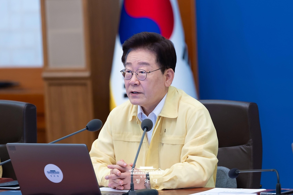 이재명 대통령이 8월 20일 청와대에서 열린 수석보좌관회의에서 발언하고 있다.