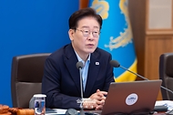 이재명 대통령이 8월 25일 청와대에서 열린 국무회의에서 발언을 하고 있다.